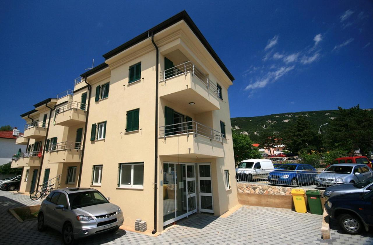 Apartments Happy Stay Center Baska ภายนอก รูปภาพ
